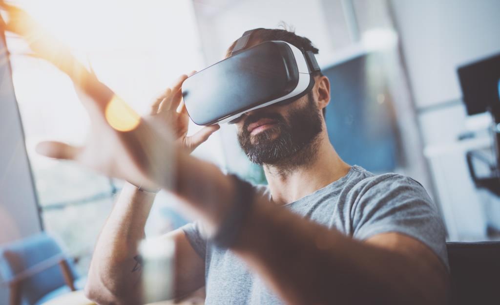 Die Bayerische Beteiligungsgesellschaft BayBG steigt zusammen mit Vito Ventures mit 1,3 Mio. EUR beim Virtual Reality-Entwickler vr-on ein.
