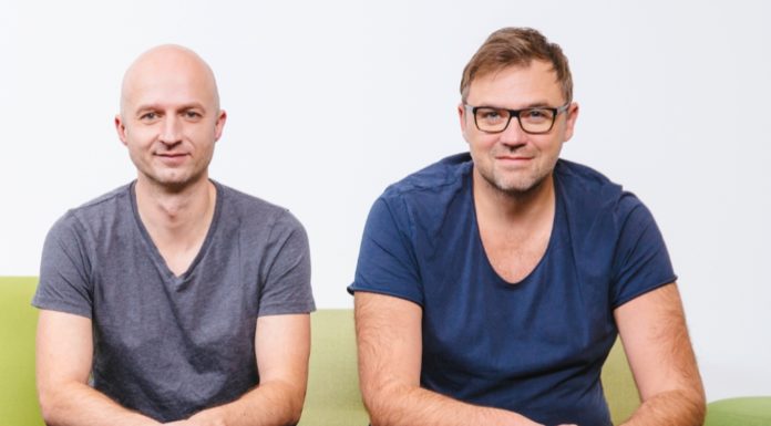 Blockchains, Inc. übernimmt Dresdner Start-up evan GmbH Blockchains, Inc. Übernimmt Dresdner Start-up evan GmbH - CEO Thomas Müller (li.) und CTO Thomas Herbst (re.)