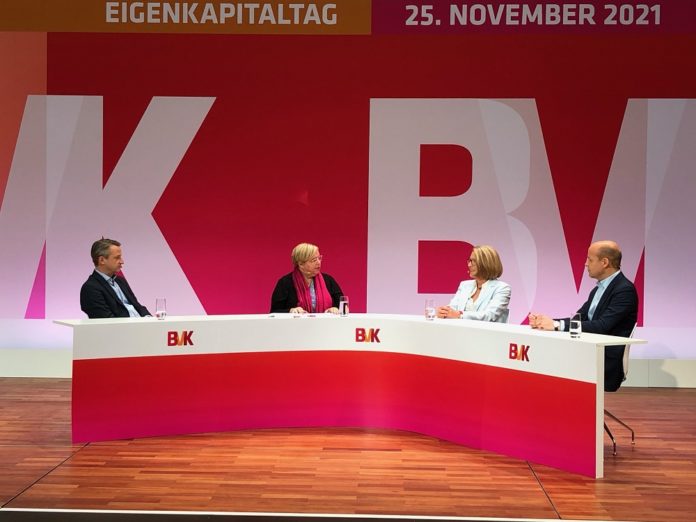 Politische Presserunde mit Nikolaus Blome, Ulrike Hinrichs, Carolin Wilms und Horst von Buttlar (v.l.n.r.)