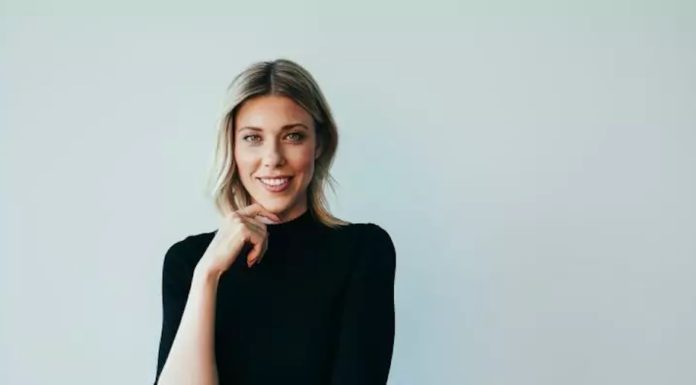 Bitpanda: Unbegrenzter Urlaub und eine geschlechtsneutrale Elternzeit Lindsay Ross ist Chief Human Resources Officer bei Bitpanda | Foto: Bitpanda