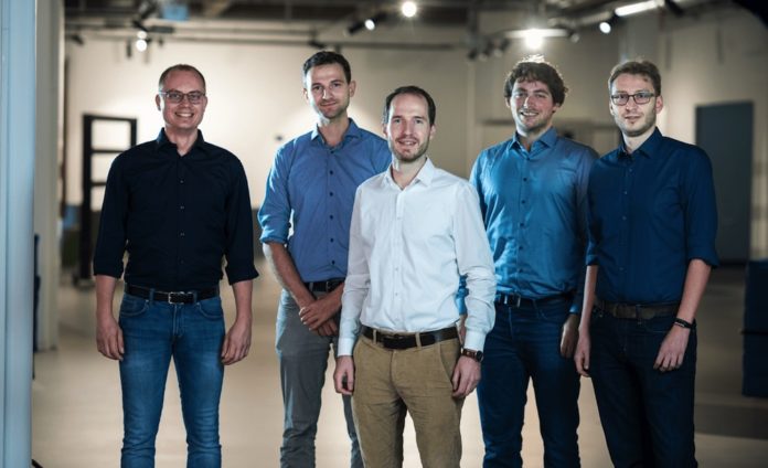 Das Gründerteam von “Pixel Photonics”: v. l. n. r. Christoph Seidenstücker, Fabian Beutel, Nicolai Walter, Martin Wolff und Dr. Wladick Hartmann. © ESC/REACH Münster / Thomas Mohn.