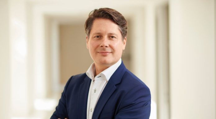 „Die Krise treibt die notwendige Konsolidierung des Markts voran“ Julian Ostertag, Drake Star Partners