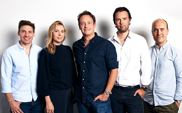 Cannabis-Start-up Sanity Group sichert sich rund 38 Mio. Euro Das Sanity-Group-Management (v.l.n.r.): Florian Blaschke, Laura Simonow, Finn Haensel, Max Narr und Dr. Konstantin Rutz