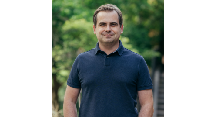 „Nur Luftschlösser bauen funktioniert nicht“ Dr. Jaroslaw (Jarek) Kutylowski, DeepL