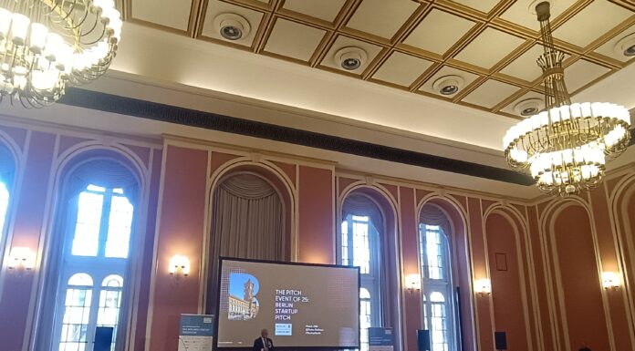 Der Berliner Bürgermeister Kai Wegner eröffnete feierlich den Berlin Startup Pitch 2025