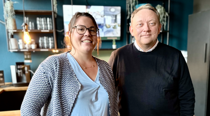 Claire Meyeratken (l.) und Tobias Kollewe, Cowork AG (c) Cowork AG