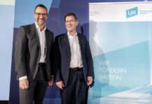 LfA und EIF weiten Zusammenarbeit aus Dr. Markus Schillo, Senior Regional Representative des EIF in Deutschland (links) und Dr. Bernhard Schwab, Vorstandsvorsitzender der LfA (rechts) bei der Unterzeichnung des Vertrags zur Aufstockung der gemeinsamen LfA-EIF-Fazilitäten (© Stefan Heigl)