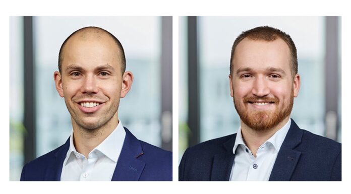 Nachfolgekontor meldet zwei Transaktionen im Mittelstand Fabian Schmidt (l.) und Benedikt Pohlner, Nachfolgekontor (c) Nachfolgekontor