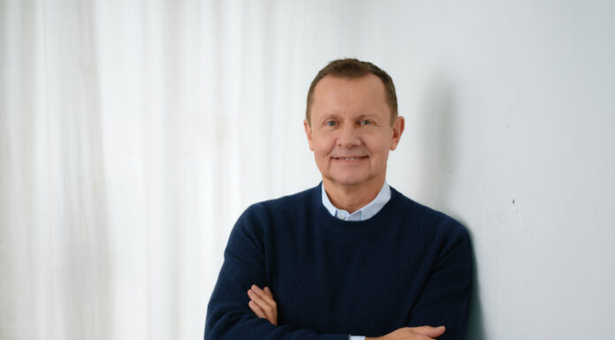 „Künstliche Intelligenz bringt Tempo in die Kommunikationsarbeit“ Uwe Freund (uwe freund seminare & communications)