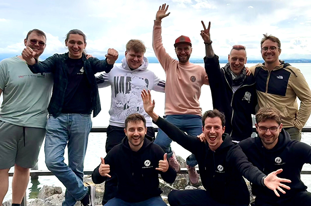 Das Team von AVES Reality rund um die Gründer Florian Albert, Severin Knebel und Matthias Heger Das Team von AVES Reality rund um die Gründer Florian Albert, Severin Knebel und Matthias Heger