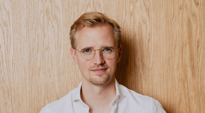 „Industrie nutzt Strom oft zum falschen Zeitpunkt“ Strom dann nutzen, wenn er verfügbar, günstig und klimafreundlich ist. - Foto: encentive CEO Nicolàs Juhl