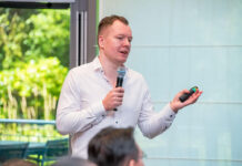 Trading.de-Gründer Andre Witzel setzt in seiner Ausbildung u.a. auf praxisnahe Methoden.