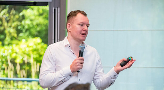 Wie findet man seriöse Trading-Ausbildungen? Trading.de-Gründer Andre Witzel setzt in seiner Ausbildung u.a. auf praxisnahe Methoden.