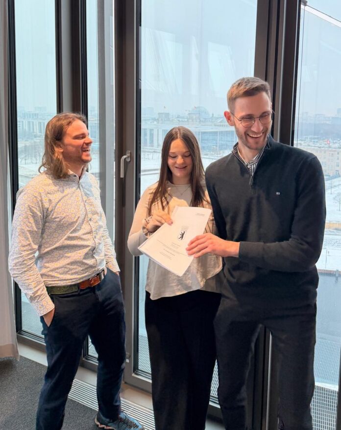 Das Start-up clarait wurde 2023 von Johannes Bellmann (CEO), Miriam Amin (CTO) und Thilo Haase (CPO) gegründet. (c) TGFS/clarait Das Start-up clarait wurde 2023 von Johannes Bellmann (CEO), Miriam Amin (CTO) und Thilo Haase (CPO) gegründet. (c) TGFS/clarait