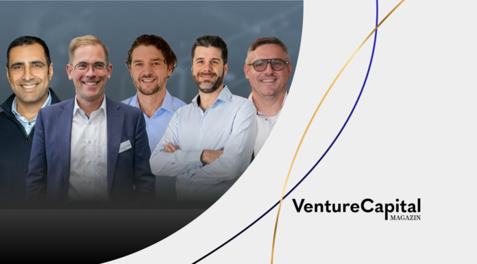 Das FLEXOO-Gründungsteam (v.l.n.r.:): Sieer Angar (© Atelier Raffler Photographie), Dr. Michael Kröger (© Lukas Adler), Dr. Mathieu Turbiez, Dr. Jean-Charles Flores und Dr. Janusz Schinke