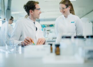 Ren Life Sciences und Juno Capital Partners übernehmen AMW