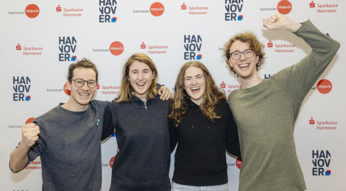 Gewinner*innen „Hottest Innovation“: Das Team von LIGARO (v.l.n.r.) Tim Gatz, Florentine Adam, Mona Körding und Leander Lehmann