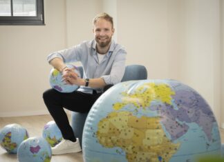 Oliver Berlin, Little World