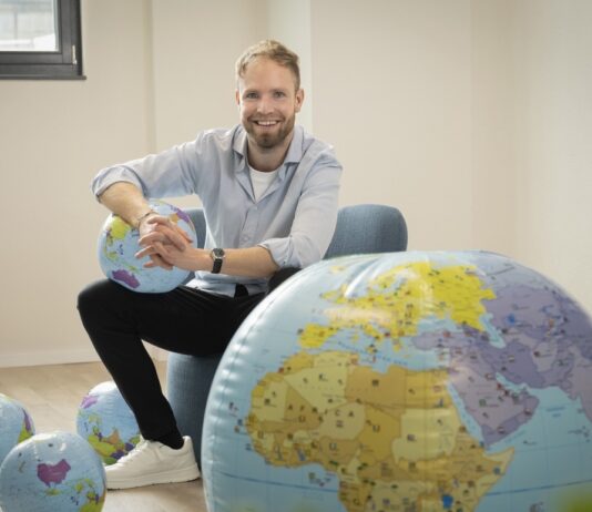 Oliver Berlin, Little World