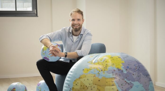 Oliver Berlin, Little World