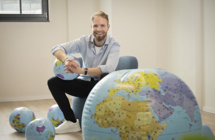 Oliver Berlin, Little World