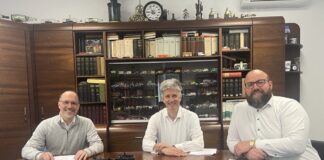 Vertragsunterzeichnung zur Kooperation von Abacus neo und Delfa Systems