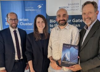 Bayerns Biotech-Branche erreicht Rekord bei Finanzierungen Vorstellung des Jahresreport „Biotech in Bavaria - Where champions grow“ in Martinsried: Dr. Julian Dieler (StMWi), Verena Vitz (EY), Dr. Jonas Helma-Smets (Tubulis) und Prof. Ralf Huss (BioM) (v.l.n.r.). © BioM