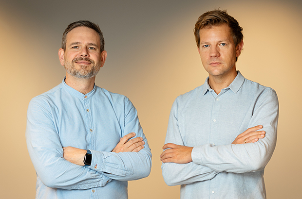 Auxilius-Gründer James Barnes und Christian Hoppe Auxilius-Gründer James Barnes und Christian Hoppe