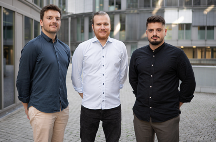 Aachener KI-Start-up amber sichert sich 7 Millionen Euro amber-Gründer Bastian Maiworm, Philipp Reißel und Igli Manaj © amber