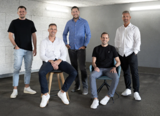Das Founder-Team von hello again rund um Franz Tretter (2.v.l.) | (c) hello again