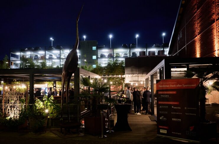 PEF Summer Reception: Sommerabend mit viel Raum für Networking Die Summer Reception des Private Equity Forums NRW (PEF) fand zum mittlerweile fünften Mal statt (c) PEF