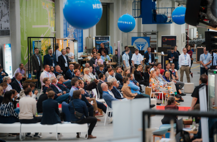 Investorinnen, Investoren verfolgen die Pitches der 30 ausgewählten Startups beim Investforum Pitch-Day 2026 im Technikmuseum „Hugo Junkers“ in Dessau-Roßlau. Investorinnen, Investoren verfolgen die Pitches der 30 ausgewählten Startups beim Investforum Pitch-Day 2026 im Technikmuseum „Hugo Junkers“ in Dessau-Roßlau.