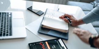Elevatry sammelt 3 Mio. Euro für KI-Plattform im Einkauf ein Elevatry sammelt 3 Mio. Euro für KI-Plattform im Einkauf ein